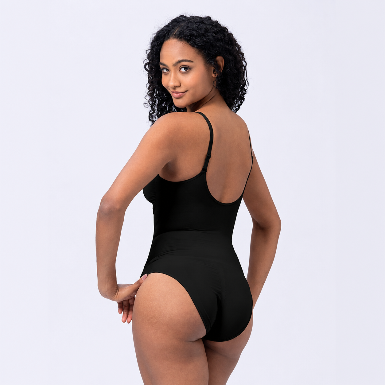 Body modelator cu capse și bretele
